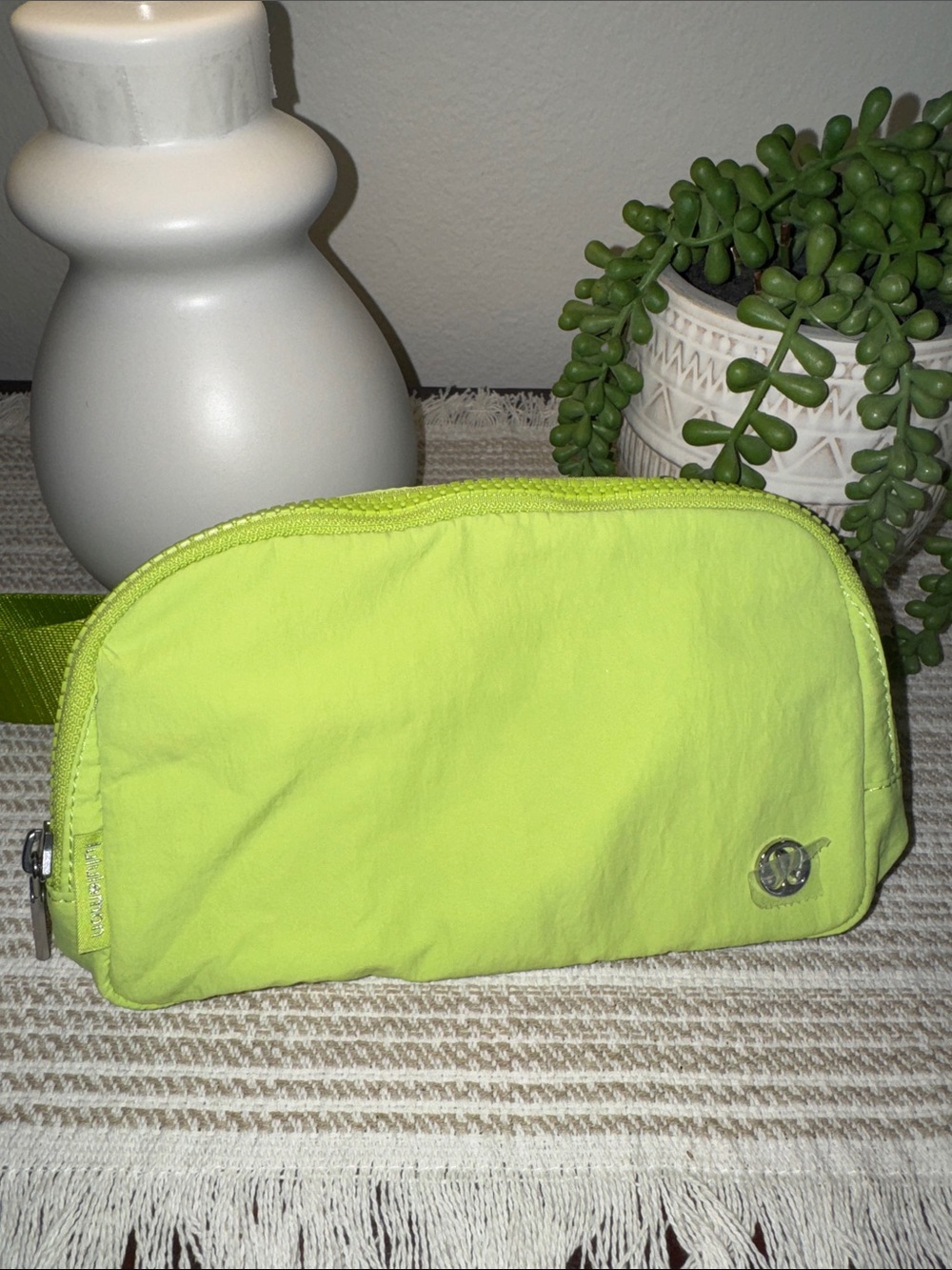 Lululemon Everywhere Belt Bag NWT